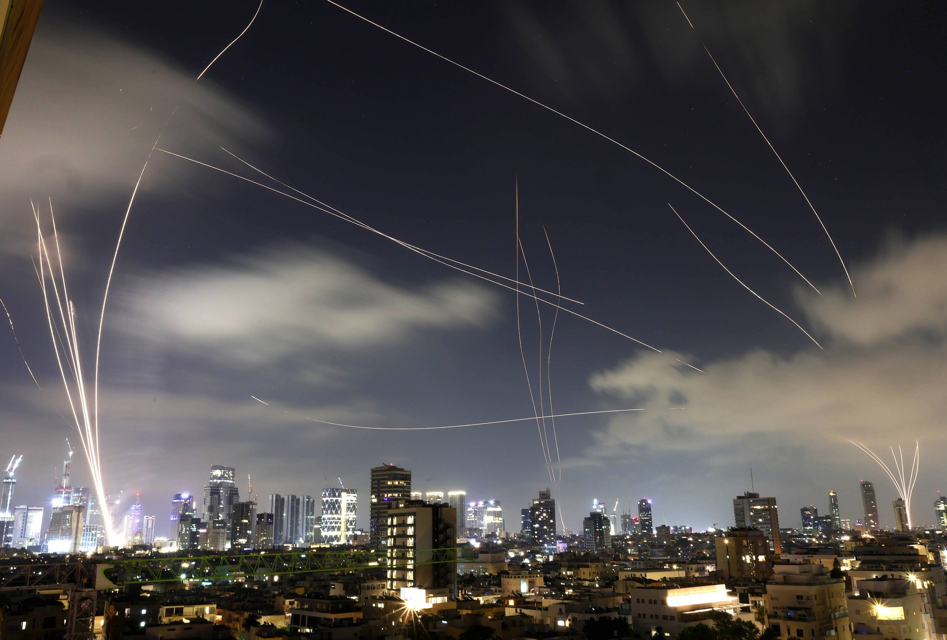 "Iron Dome"an Israeli air defense system, intercepts Iranian missiles over Tel Aviv, June 17, 2025.