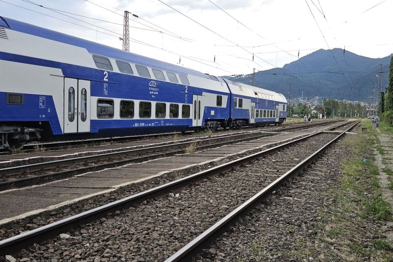 Several trains between Oradea and Arad will be canceled for three months. The list announced by CFR Călători