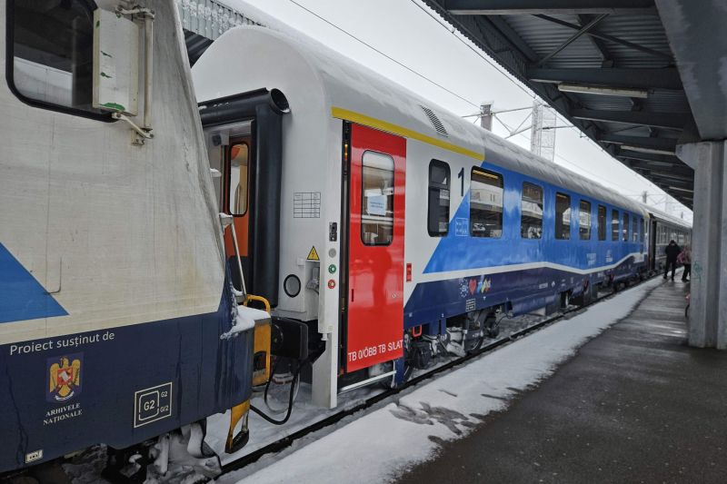 Trains are delayed by up to five hours due to the weather. Railway traffic is closed between Bucharest and Ploiești