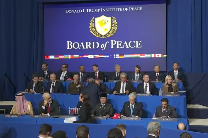 PHOTO Nicușor Dan, at the summit in Washington. He shook hands with Donald Trump