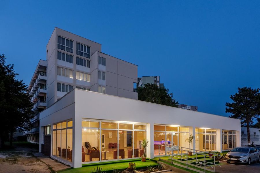 Fostul arbitru Constantin Frățilă a făcut o achiziție impresionantă și a cumpărat recent hotelul „Siret” din stațiunea Saturn Fostul arbitru din Liga 1 a „zguduit” Bursa de Valori: „Am o avere de 60-80 milioane de euro” » Pregătește o BOMBĂ: „Lucrez la proiect, Hagi CEO!”
