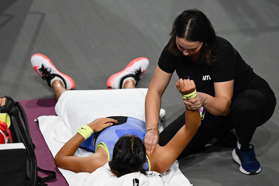Emma Răducanu, in the final at the Transylvania Open, after a marathon match with Oleksandra Oliynykova! Great British comeback