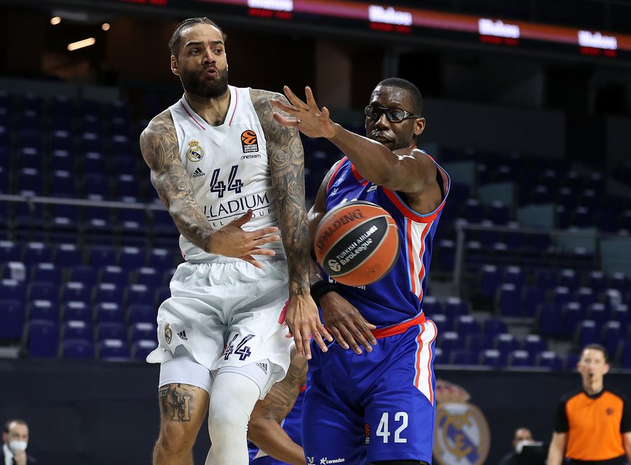 Selected in the NBA by Michael Jordan, the U-BT Cluj-Napoca player remembered his first meeting with the Chicago Bulls legend: 