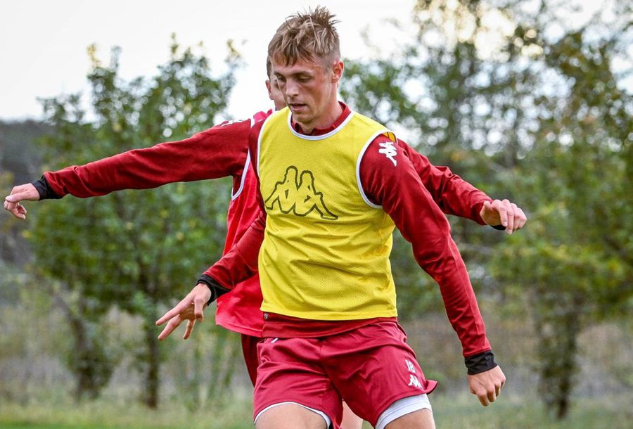 He was the starter on Friday, now Rapid is giving him wind » Victor Angelescu, for GSP: 