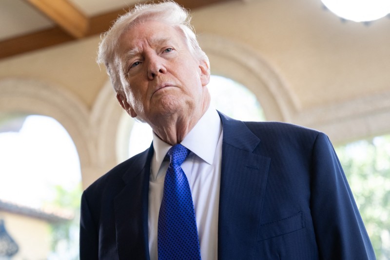 Donald Trump accuses Obama of leaking classified information about aliens