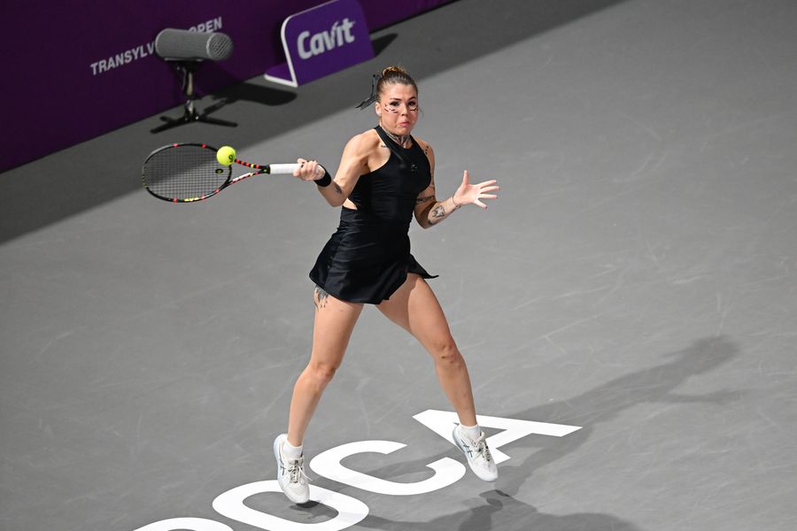 Emma Răducanu, in the final at the Transylvania Open, after a marathon match with Oleksandra Oliynykova! Great British comeback