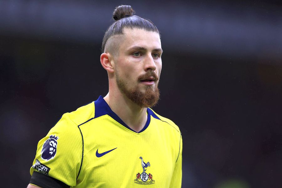 Tottenham - Newcastle, in the 26th stage of the Premier League » Drăgușin is the starter