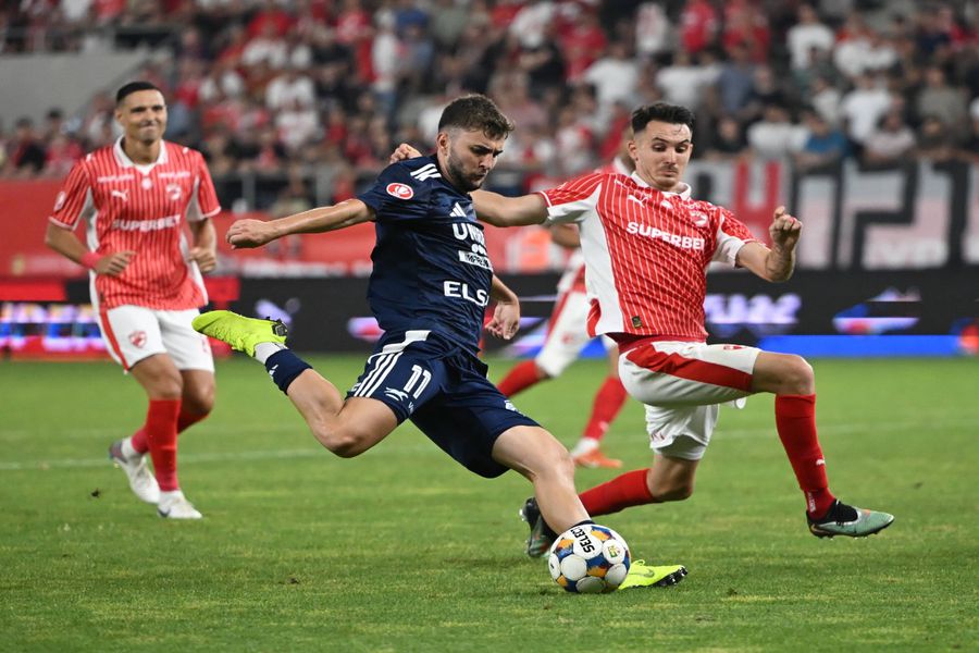 Zoran Mitrov and Raul Oprut in Dinamo - FC Botoșani / Imago Images Dinamo, advised to take a player from the Super League: