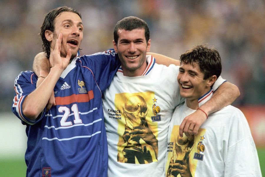 Christophe Dugarry (left), celebrating the 1998 world title / Photo: Imago The former world champion criticizes Liverpool for the latest transfer: