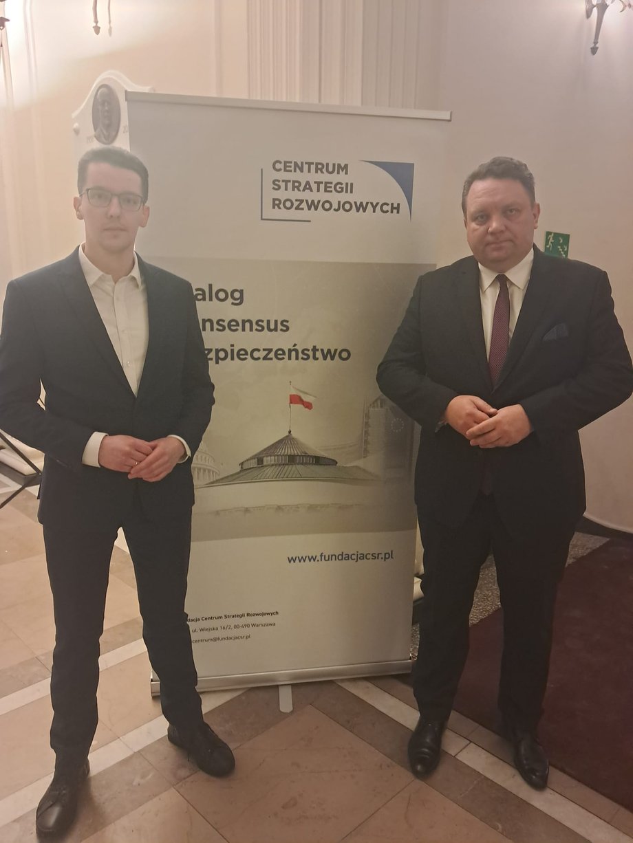 Head of the energy team of the Center for Development Strategies, Marcin Izdebski (left) and head of the council of the Center for Development Strategies foundation, Marcin Chludziński