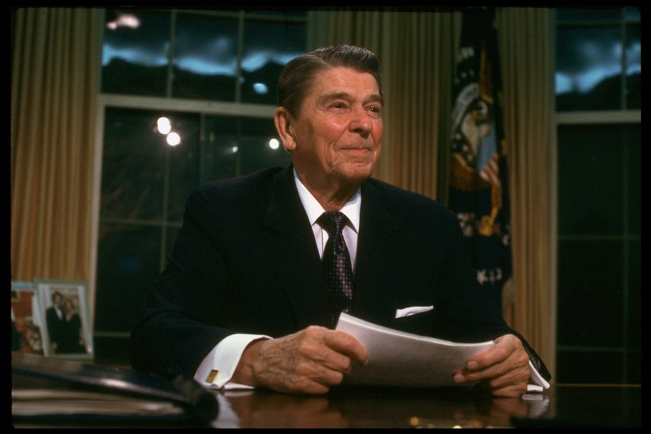 Ronald Reagan cieszył się wysokim poparciem w trakcie prezydentury, co pomogło jego zastępcy, George’owi H. W. Bushowi, wygrać wybory.