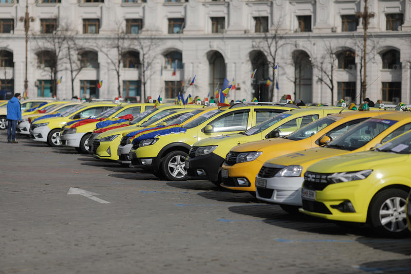 Taxi drivers protest in Constitution Square, Photo: Inquam Photos / George Călin