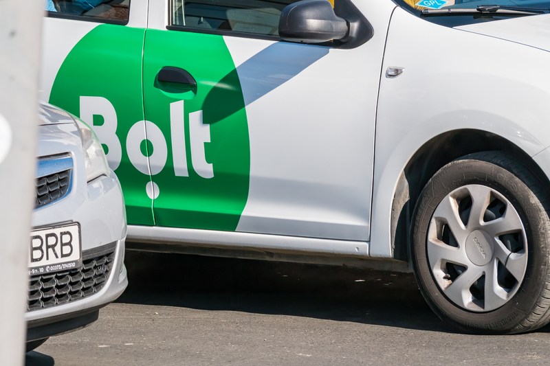 What does Bolt answer to taxi drivers who say that ridesharing drivers have invaded Bucharest.