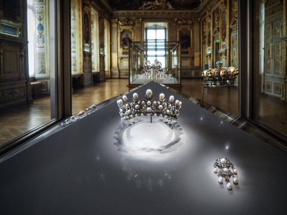 The Crown Jewels were stolen from the Louvre during the heist of the century. In the photo: Empress Eugenie's pearl diadem displayed in the Apollo Gallery, housing the royal collection of jewels