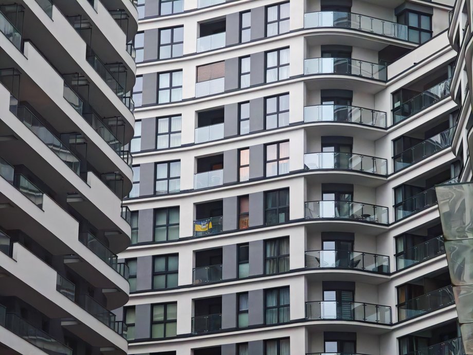 "Concrete gold" doesn't always work. In the photo - a housing estate in Warsaw