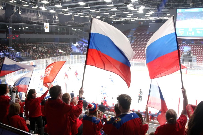 The Paralympic Committee rules that Russian athletes can compete with the national flag and anthem, despite boycott warnings. 