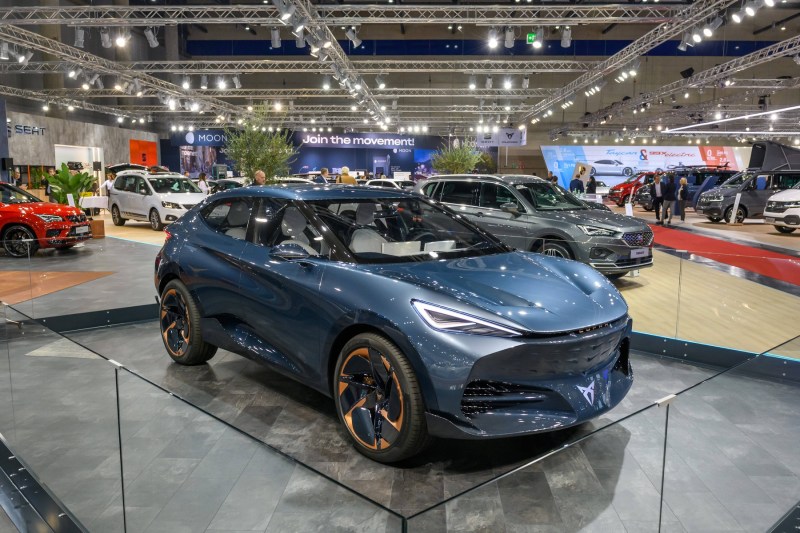 China's electric car makers have been given the go-ahead to negotiate tariff exemptions with the EU
