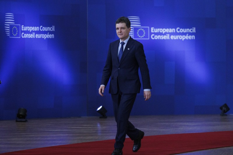 Why does Nicușor Dan postpone appointments at the top of the secret services. 