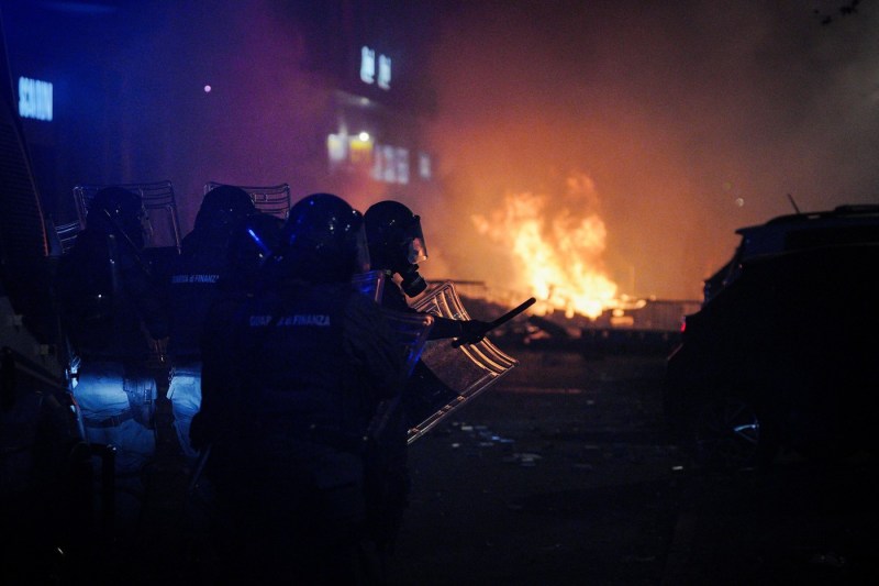 PHOTO/VIDEO Violent protest by left-wing activists in Turin. Dozens of police officers were injured