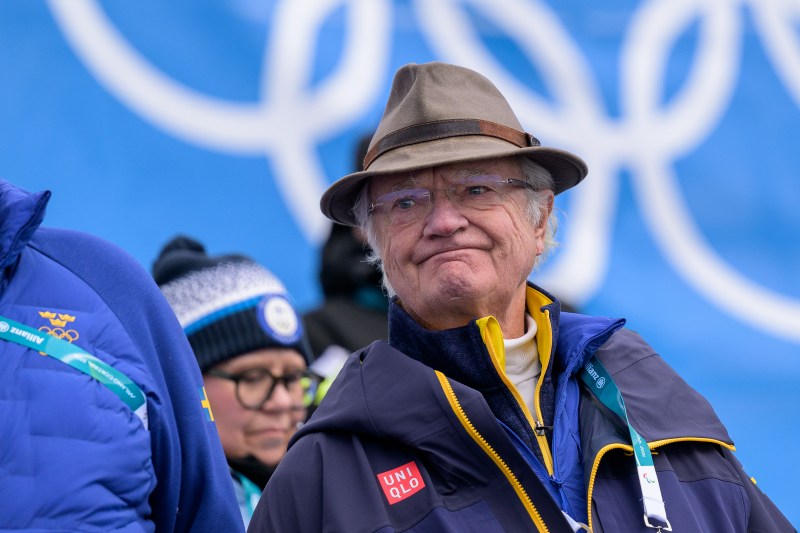 VIDEO Royal salute at Lago di Tesero: King Carl XVI Gustaf celebrated the women's classic sprint victory