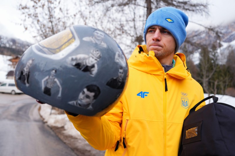 The move made by the Ukrainian athlete banned from the Winter Olympics for his special helmet. The solution is expected urgently