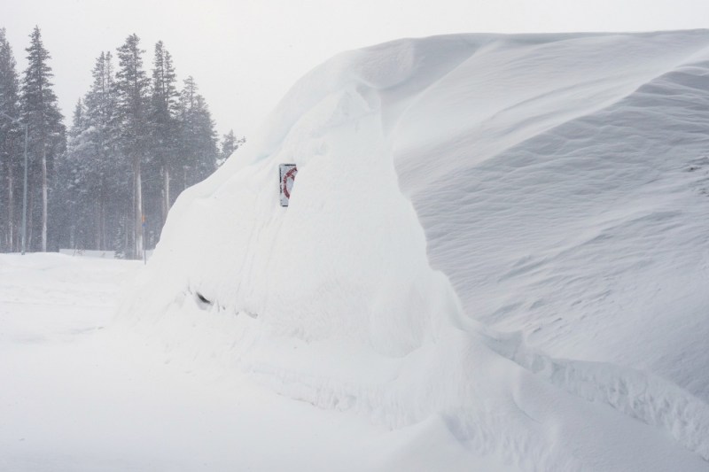Black balance after an avalanche in California. The skiers had gone up the mountain in blizzard weather