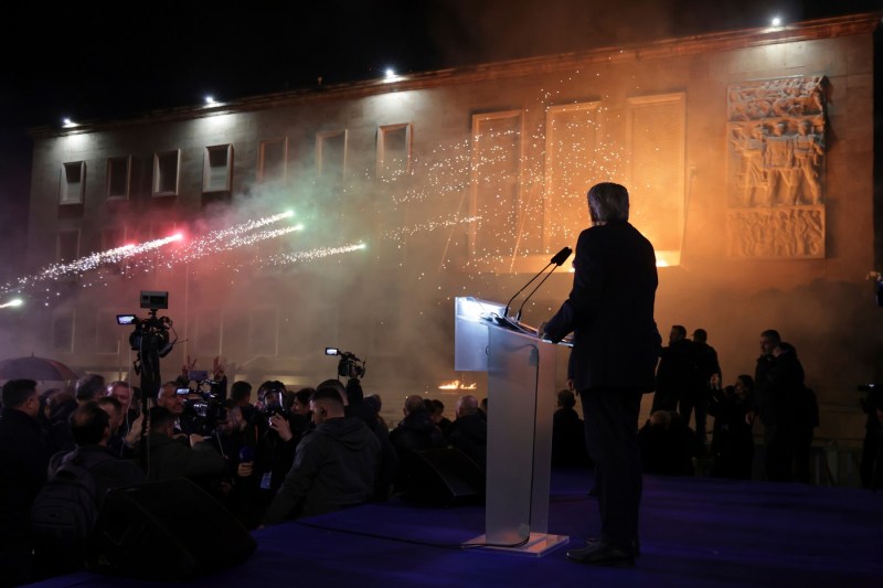 PHOTO/VIDEO Violence at an Albanian opposition protest. Demonstrators threw fireworks at the prime minister's office