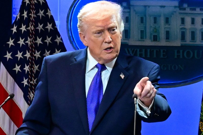 Trump Defies Supreme Court: Signed New 10% Global Tariff Just Hours After Judges Blocked His Tariffs