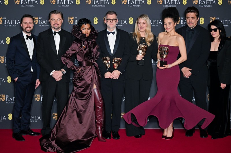 VIDEO BAFTA Awards 2026: Huge surprise for Best Film and another major category. Sean Penn took home his first major prize after a 17-year drought. The big winner of the night, just like at the Golden Globes