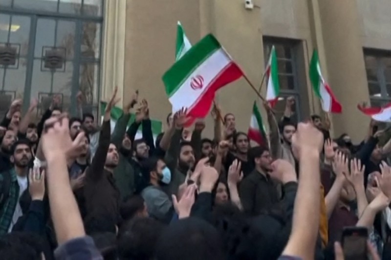 Iranians protest against the regime again. The third consecutive day of student demonstrations