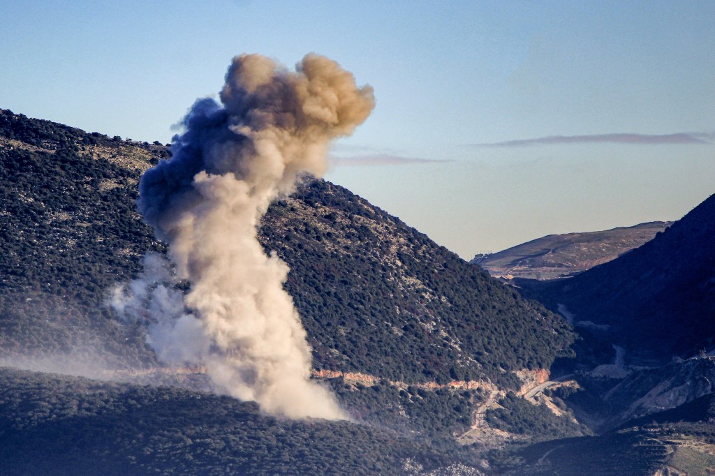 Columns of smoke rose in southern Lebanon, following the Israeli attack Photo: Profimedia