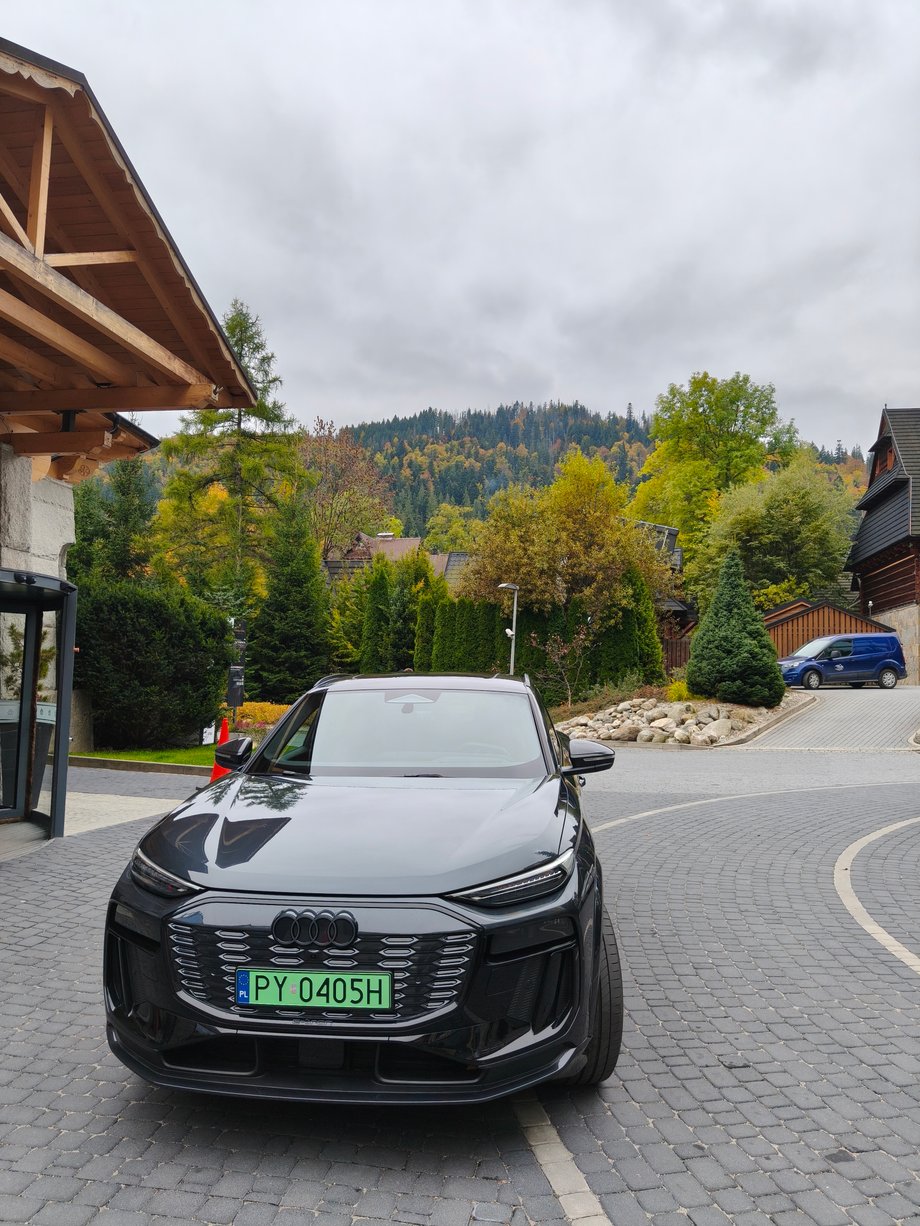 In a premium electric car, even such a long journey is comfortable. "Ordinary" it would probably be much more difficult