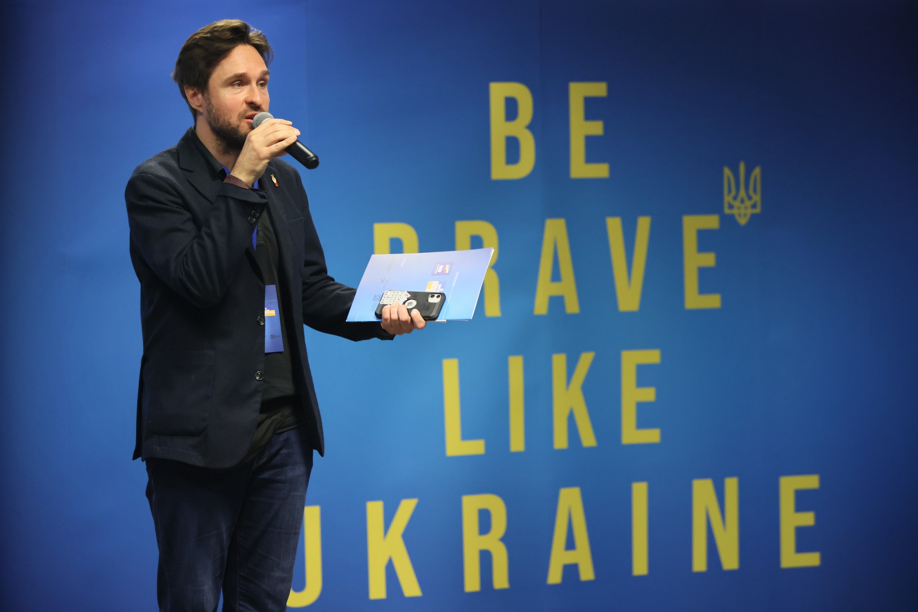 Zhenia Klimakin at the opening of the national congress of volunteers working for Ukraine, October 22, 2022.