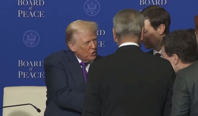 VIDEO Board of Peace: At the end, Nicușor Dan went to Donald Trump and they got to shake hands, but a law enforcement officer appeared