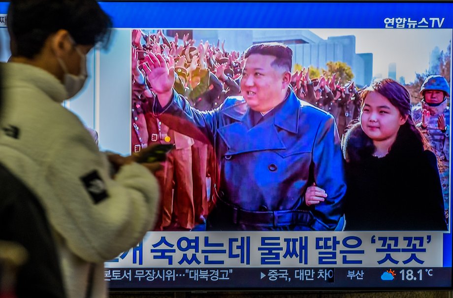 The TV screen shows a report by the North Korean news agency KCNA, the photo was taken in Seoul in November 2022.