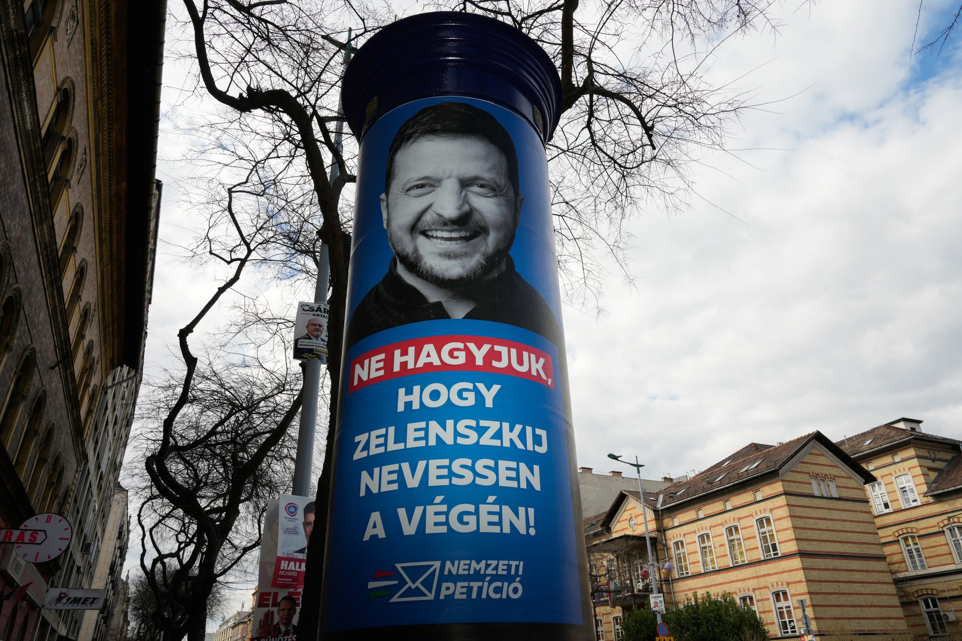 Poster with Volodymyr Zelensky in Budapest