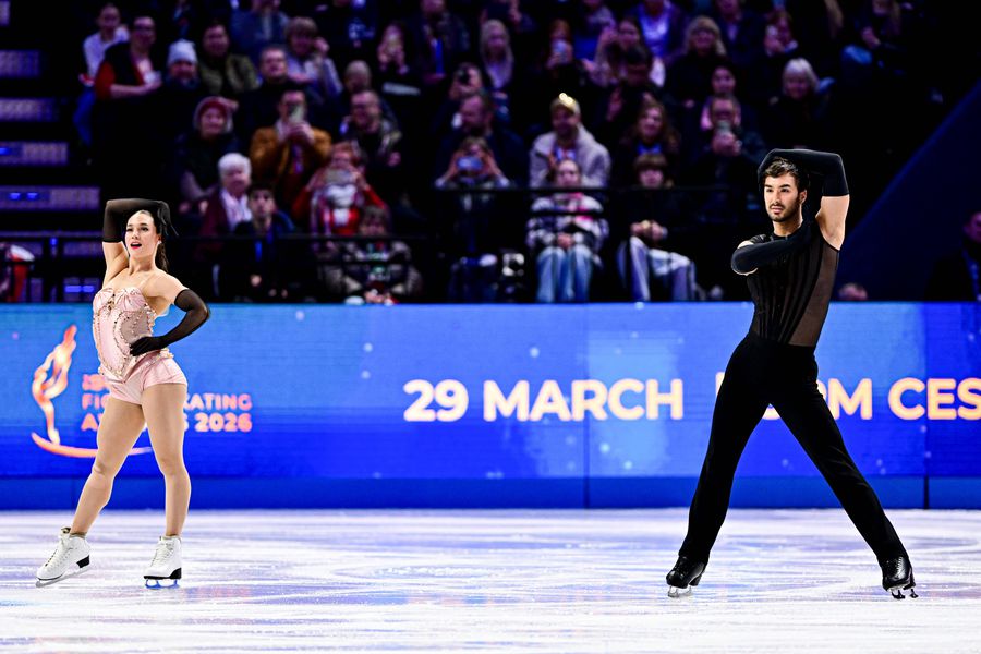 Laurence Fournier Beaudry, Olympic, World and European champion in the dance competition with Guillaume Cizeron, has spoken about her past struggles with anorexia and bulimia: 