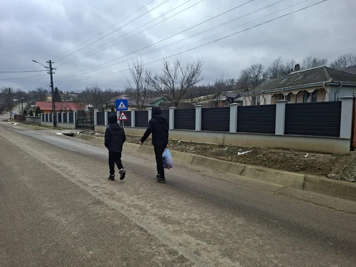 Many children from the countryside cannot afford expensive trips PHOTO Cosmin Zamfirache