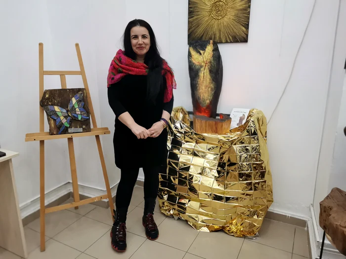 Cerasela Mirela Bradea exhibited in Slatina PHOTO: Alina Mitran