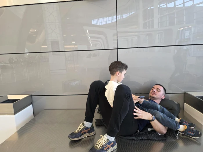 Romanians waited in vain at the airport on Saturday to be able to leave PHOTO Source: Vlad Jipa