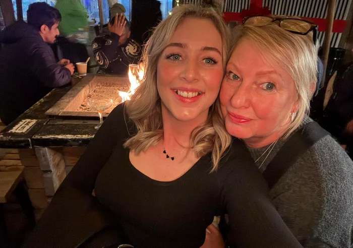 Yvonne Ford (right) and her daughter (left). PHOTO: Facebook / Robyn Thomson