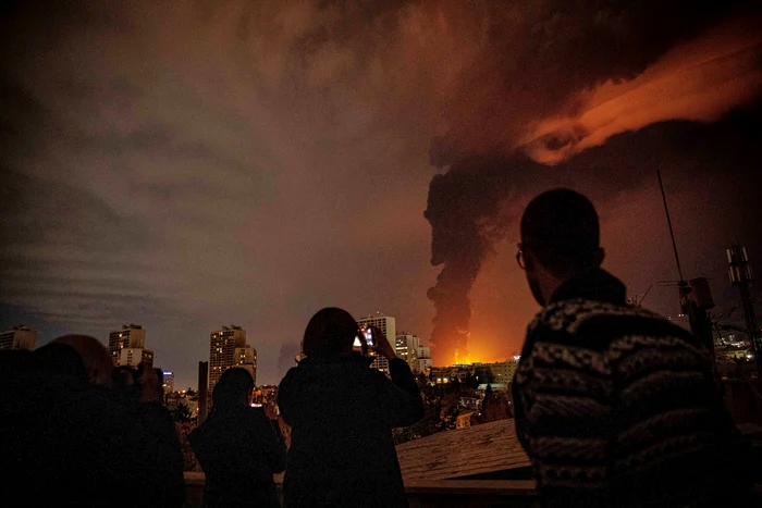 Iranians helplessly watch the Israeli-American bombings PHOTO: Profimedia