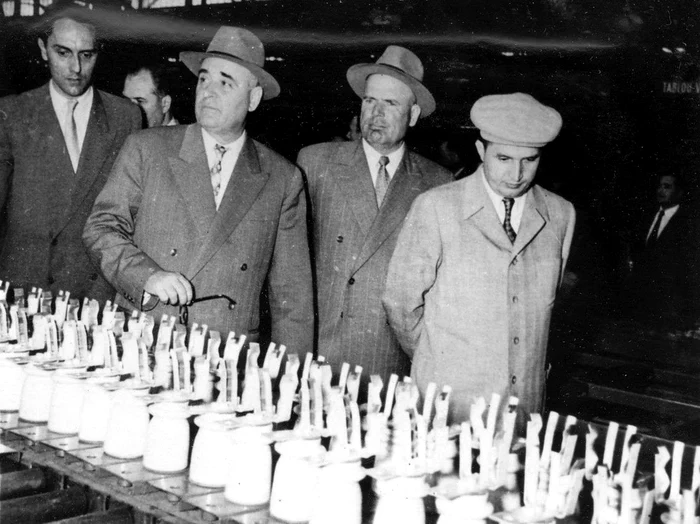 Ceaușescu and Dej visit a factory