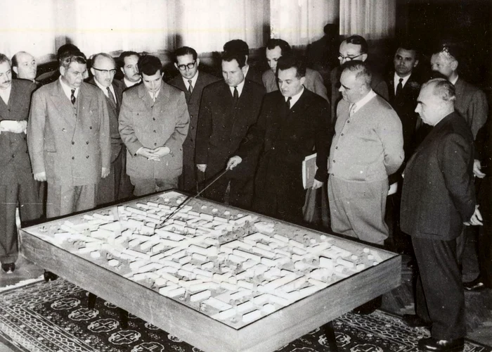 Ceaușescu with Ghiorghiu Dej FOTO online photo library of Romanian communism