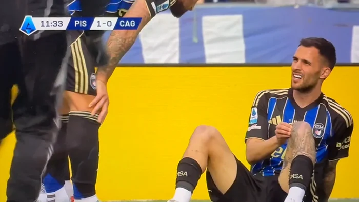 Marius Marin lasted a few more minutes on the field after being hit. Capture TV