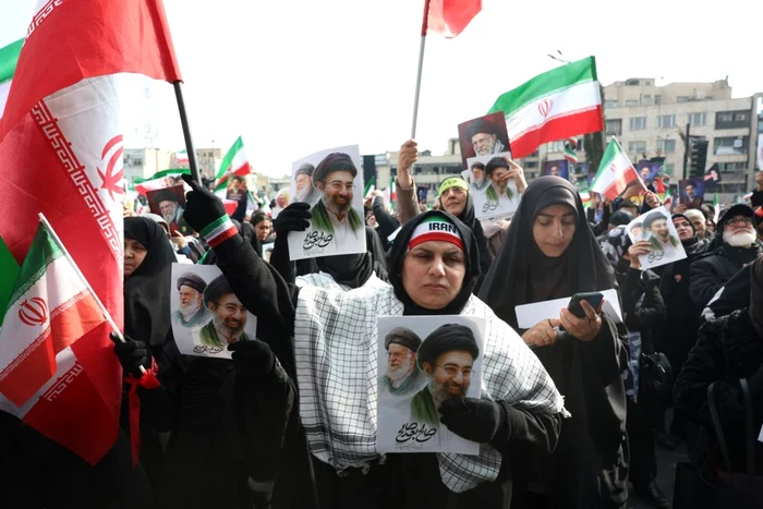 Iranians receive promises from the authorities PHOTO: EPA EFE