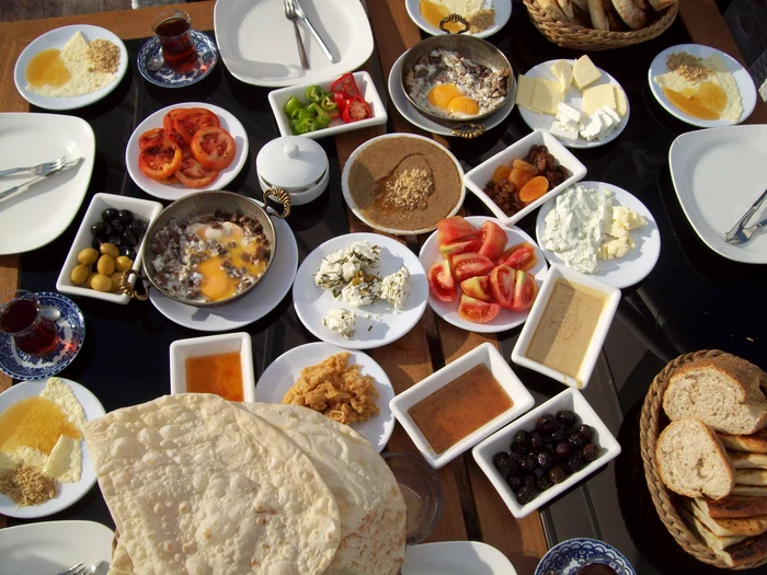 Turkish breakfast PHOTO wikipedia