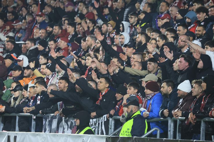 Rapid - Craiova, interrupted twice // PHOTO: Ionuț Iordache (GSP.ro)