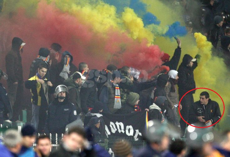 George Simion, in the middle of the events of the tense Bulgaria-Romania match, contested in 2007. PHOTO: GSP