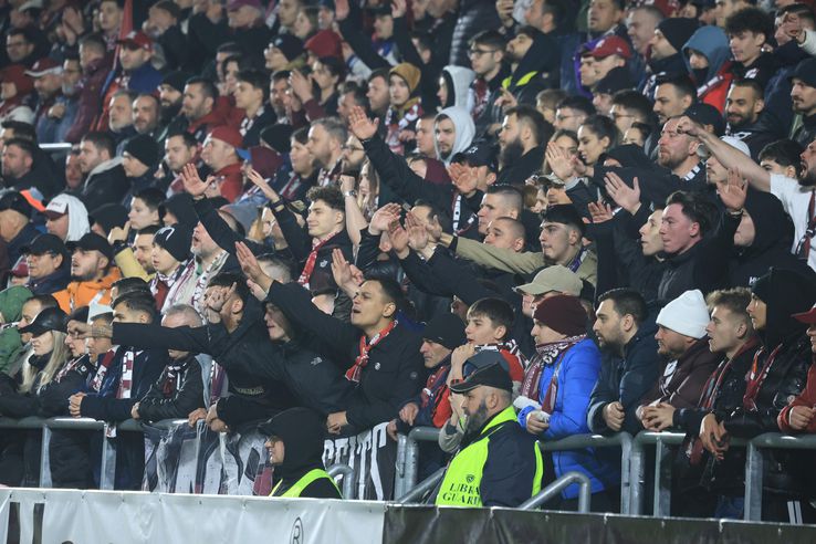 Rapid - Craiova, interrupted twice // PHOTO: Ionuț Iordache (GSP.ro)
